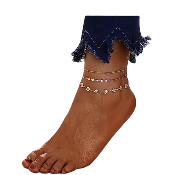 Daisy Flower Golden Anklet - Picture 3 of 6
